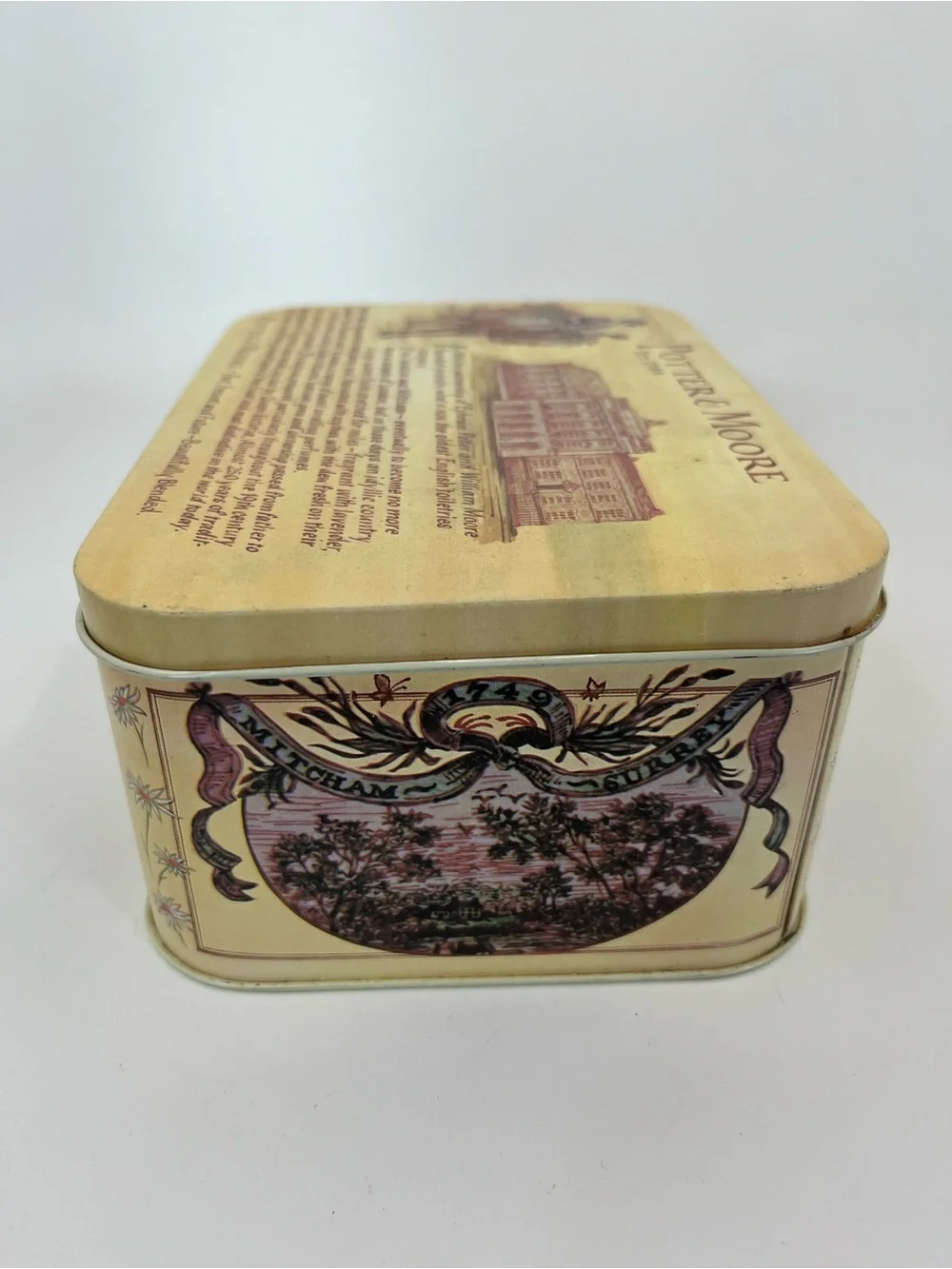 Potter & Moore 12 Assorted Fine Soaps in Decorative Hinged Tin - Complete